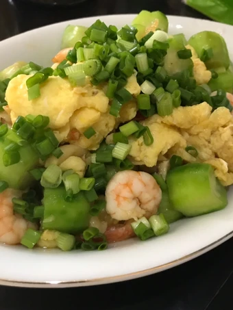 Langkah Mudah untuk Membuat Resep Cah Oyong telur &amp; udang yang Lezat Anti Ribet, Mantap