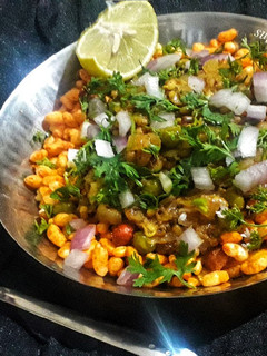 मटकी भेळ (mataki bhel recipe in marathi) रेसिपी चे मुख्य फोटो