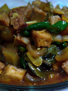Foto resep Oseng kikil tahu kecap pedas
