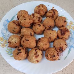 A picture of Medhu pakoda.