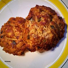 A picture of Apple Spring Onion Burger Patties.