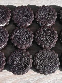 Una foto de Galletas oreo sin horno receta fácil