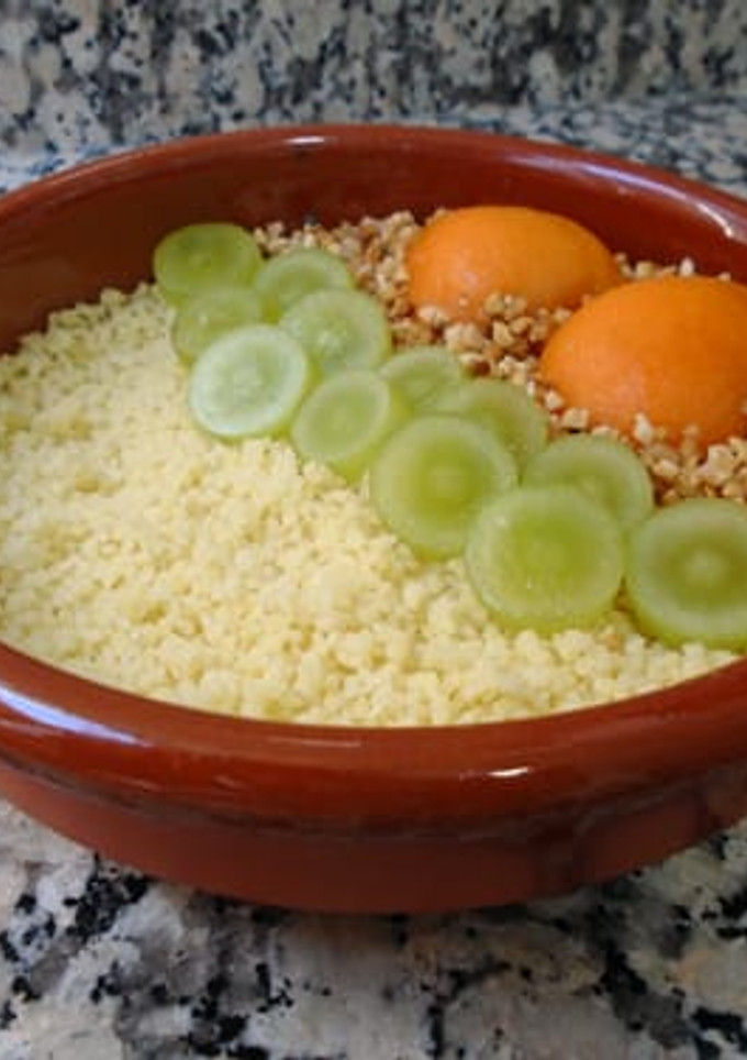 Una foto de Cuscús dulce con fruta