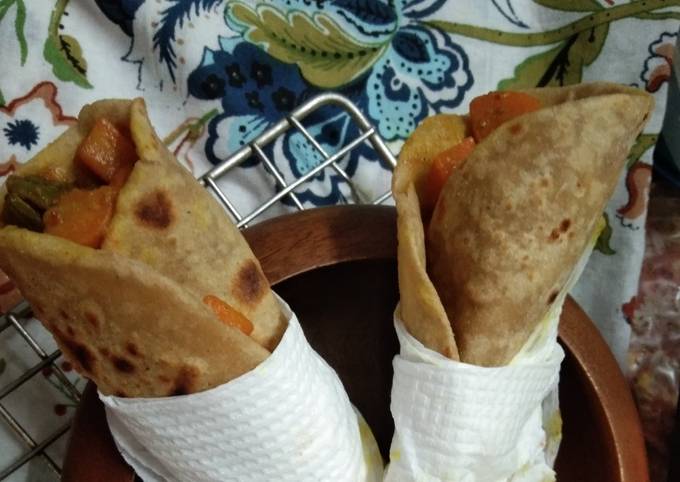 Carrot And Cheese Chapati Roll