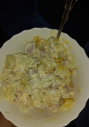 A picture of Vegan Pea Protein Cold Cut Salad with Onion, Apple,Mustard.