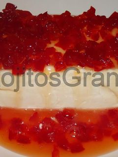 Una foto de Queso crema con pimiento en almíbar