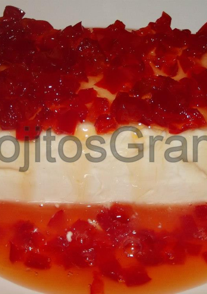 Una foto de Queso crema con pimiento en almíbar