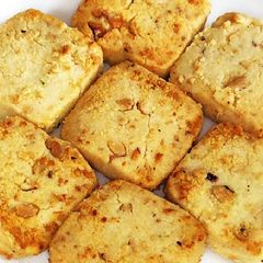 A picture of Bakery Style Crispy Cashewnut Cookies.