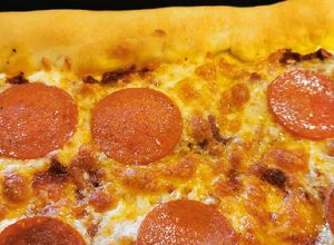 Φωτογραφία της συνταγής Πίτσα πεπερόνι με cheezy crust