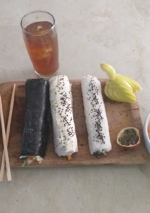 Una foto de Sushi tropical