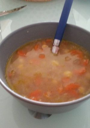 Una foto de Sopa de quinoa con garbanzos