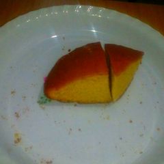 A picture of Orange Flavour Cake.