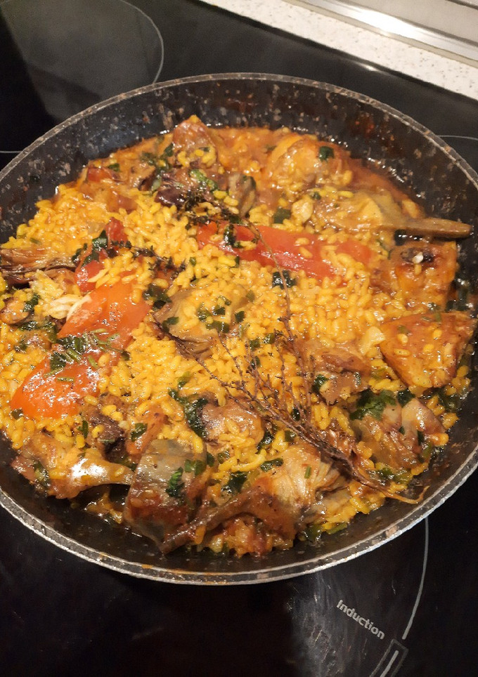 Una foto de Paella de pollo para 2