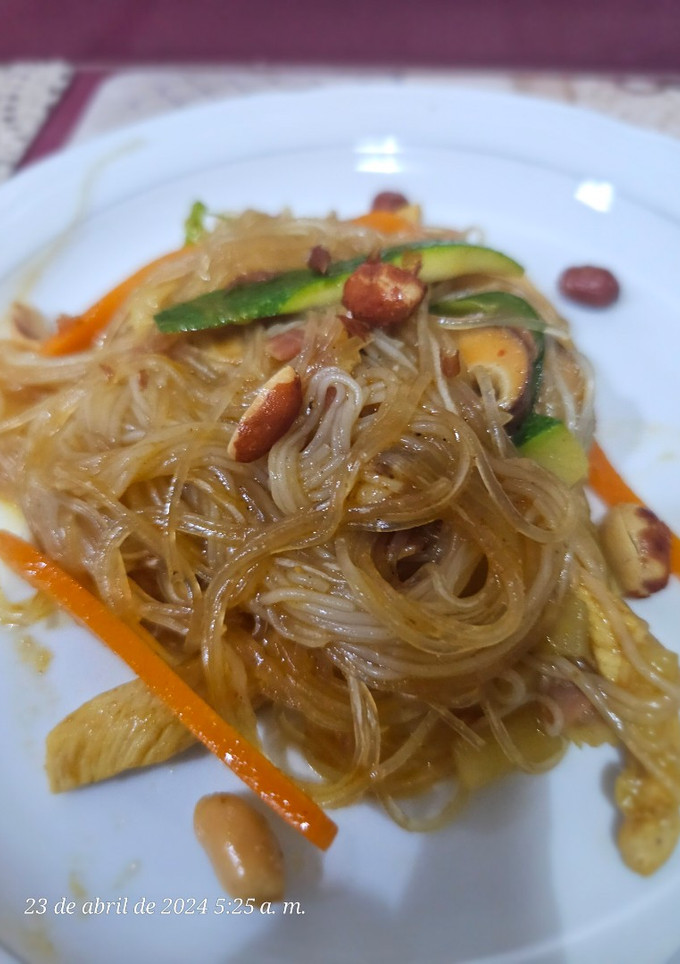 Una foto de Fideos de arroz con pasta de curry verde