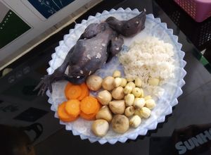 Hình của món Cháo hầm gà ác.