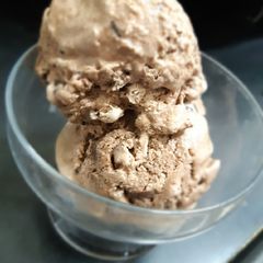 A picture of No Sugar Chocochips Icecream.