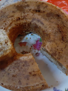 Una foto de Budín de Banana, con corazón de dulce de leche