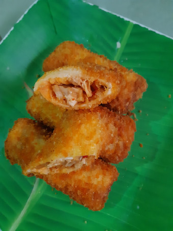 Cara Bikin Roti goreng pedas isi suwir ayam, sosis, bakso Sederhana Dan Enak
