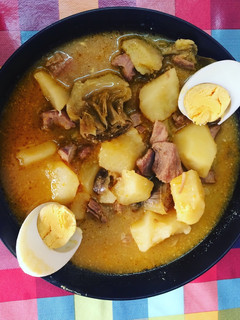Una foto de Estofado de pavo con alcachofas y champis