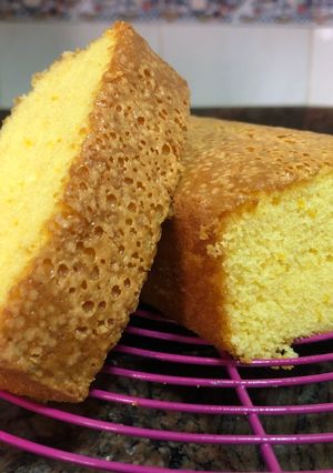 Una foto de Bizcocho de naranja con harina de maíz en licuadora sin gluten y sin lactosa