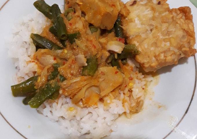 Sayur lodeh tewel