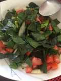 Ensalada fresca de espinacas, tomate y pepino