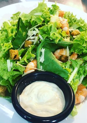 Una foto de Ensalada Caesar Camarón