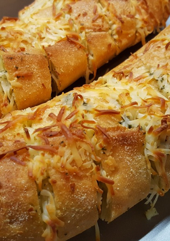 Una foto de Pan De Ajo y Queso
