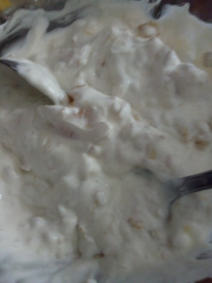Una foto de Yogurt con miel, avena y pera