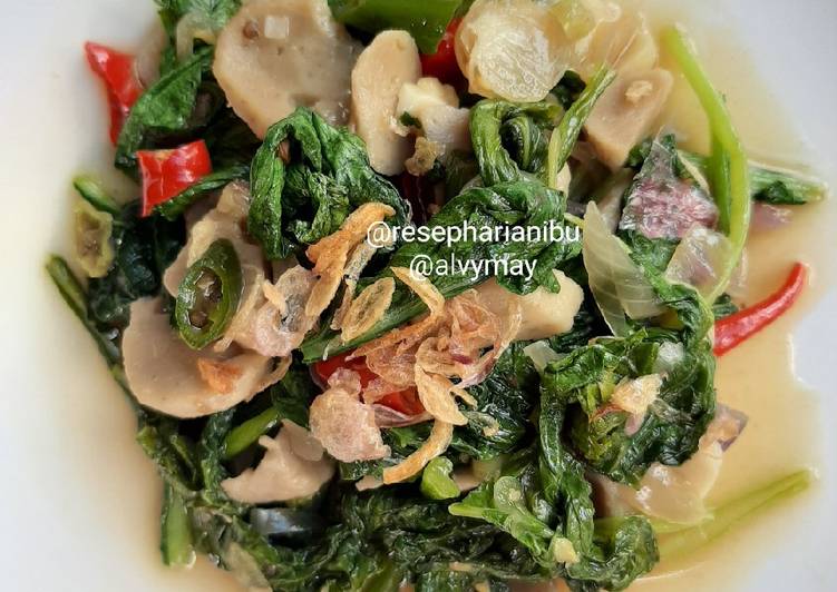 Cara Gampang Menyiapkan Tumis Sawi Hijau + Bakso, Enak