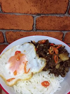 Foto resep Black Pepper Beef Rice Bowl