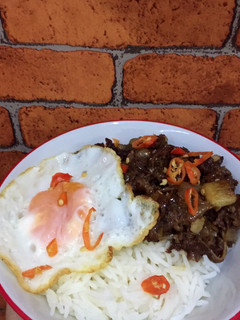 Foto resep Black Pepper Beef Rice Bowl