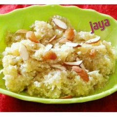 A picture of Lauki (bottlegaurd) ka halwa.