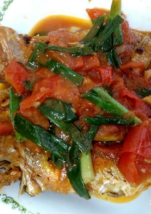 Foto resep Ikan masak tomat ala 🌈