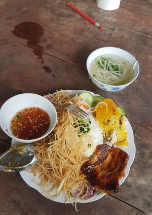 Hình của món Cơm tấm sườn bì chả chay.