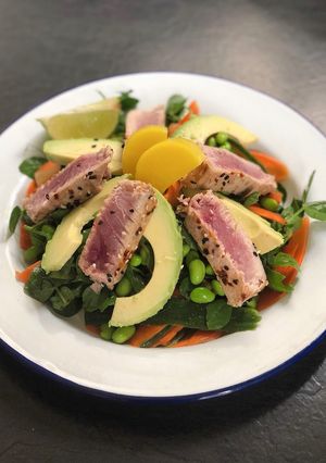 A picture of Tuna edamame avocado and pea shoot salad 🥗🇯🇵.