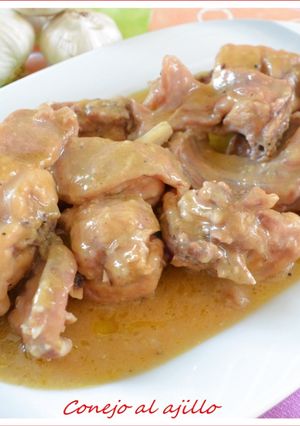Foto principal de Conejo al ajillo (Thermomix)