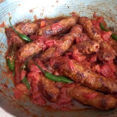 A picture of 5 ingredients Chicken seekh kabab karahi.