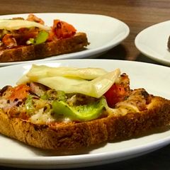 A picture of Bread pizza.