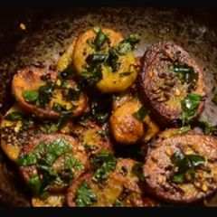 A picture of Spicy aalo fry.