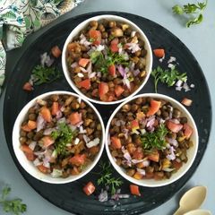 A picture of Chanaa Chaat (Brown Chickpeas Savoury Snack).