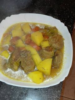 Una foto de Cordero estofado con patatas