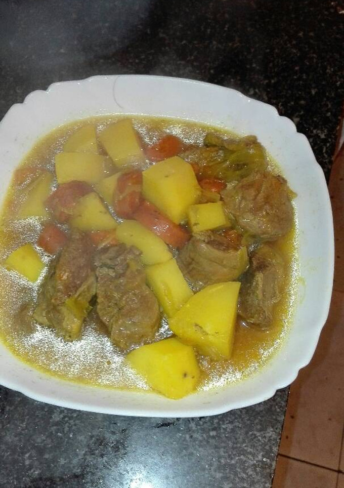 Una foto de Cordero estofado con patatas