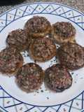 Champiñones rellenos de jamón y sus tronquitos