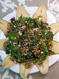 Ensalada de peras con brotes tiernos