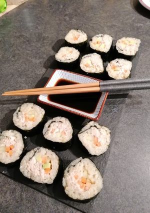 Une photo de Makis au riz complet