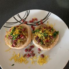 A picture of Dabeli (Indian street food).