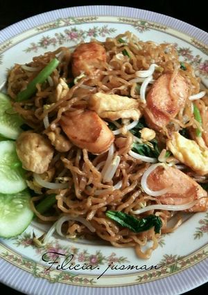 Foto resep Mie Goreng Sosis (Sederhana & Halal)