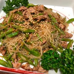 A picture of Harusame Chinese Starch Noodle with pork and green bean.