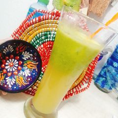 Fresh Kiwi Apple Juice 🥝🍎 A picture of Fresh Kiwi Apple Juice 🥝🍎.